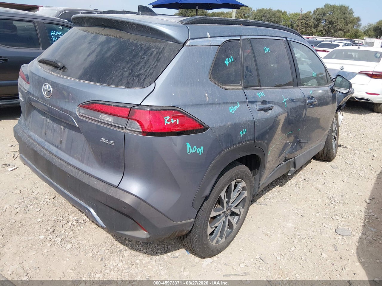 2025 TOYOTA COROLLA CROSS XLE · 4/11