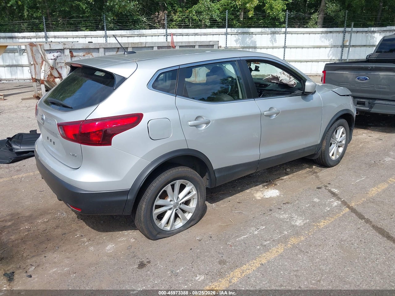 2018 NISSAN ROGUE SPORT S · 4/10