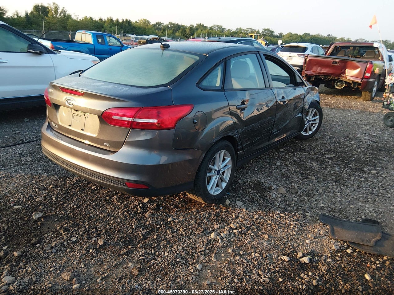 2017 FORD FOCUS SE · 4/11