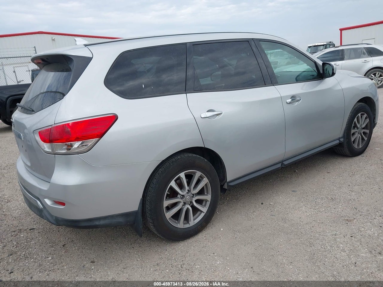 2015 NISSAN PATHFINDER S · 4/11