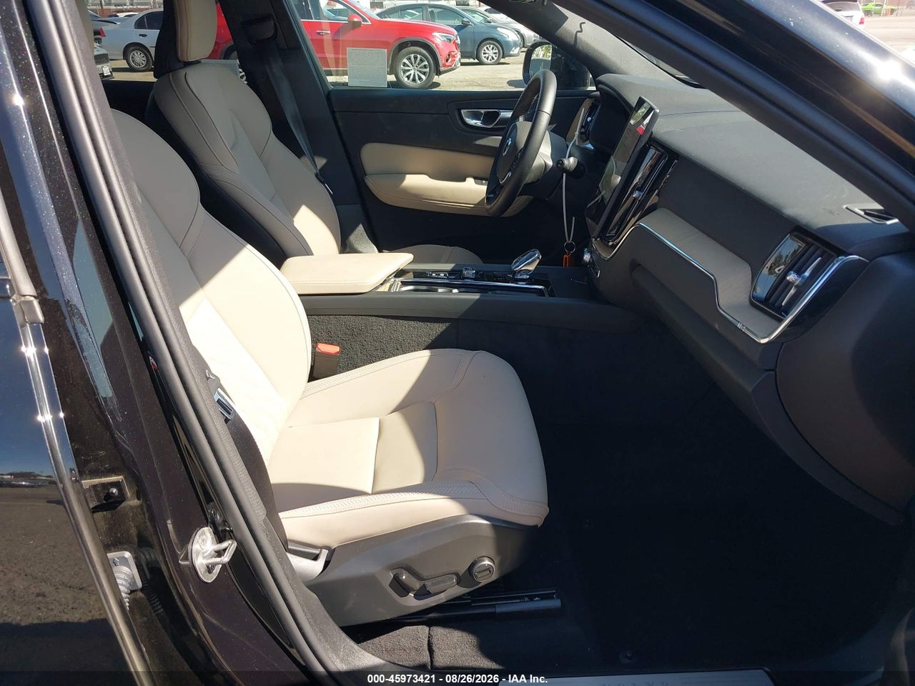2026 VOLVO XC60 B5 CORE · 5/11