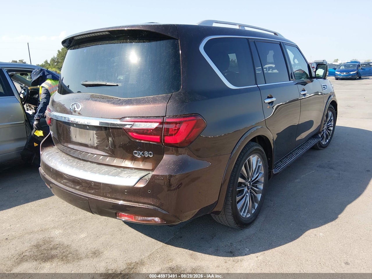 2018 INFINITI QX80   · 4/11