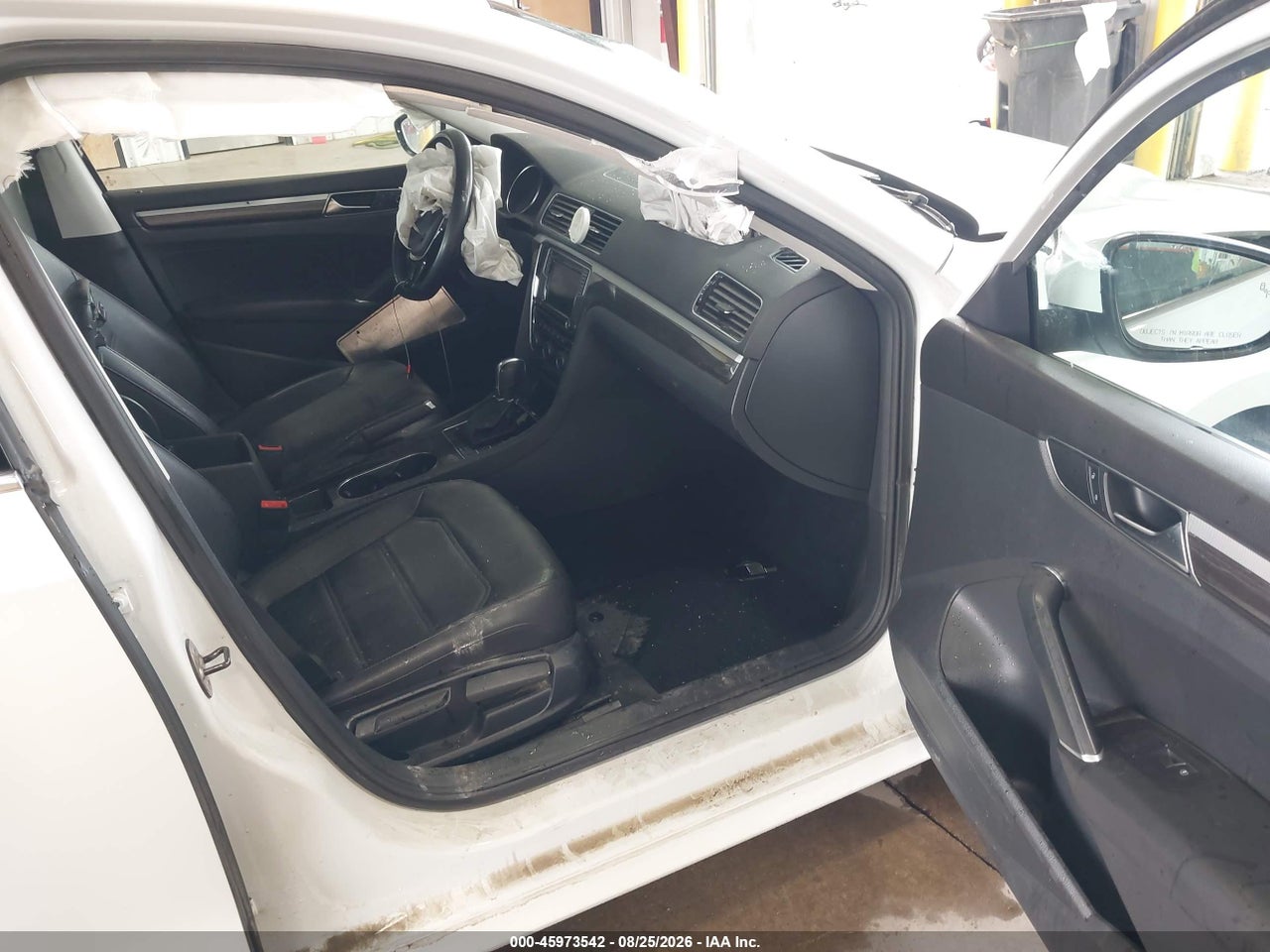 2017 VOLKSWAGEN PASSAT 1.8T SE · 5/11