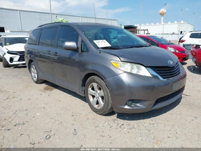 5TDKK3DC9BS****** · 2011 TOYOTA SIENNA LE V6
