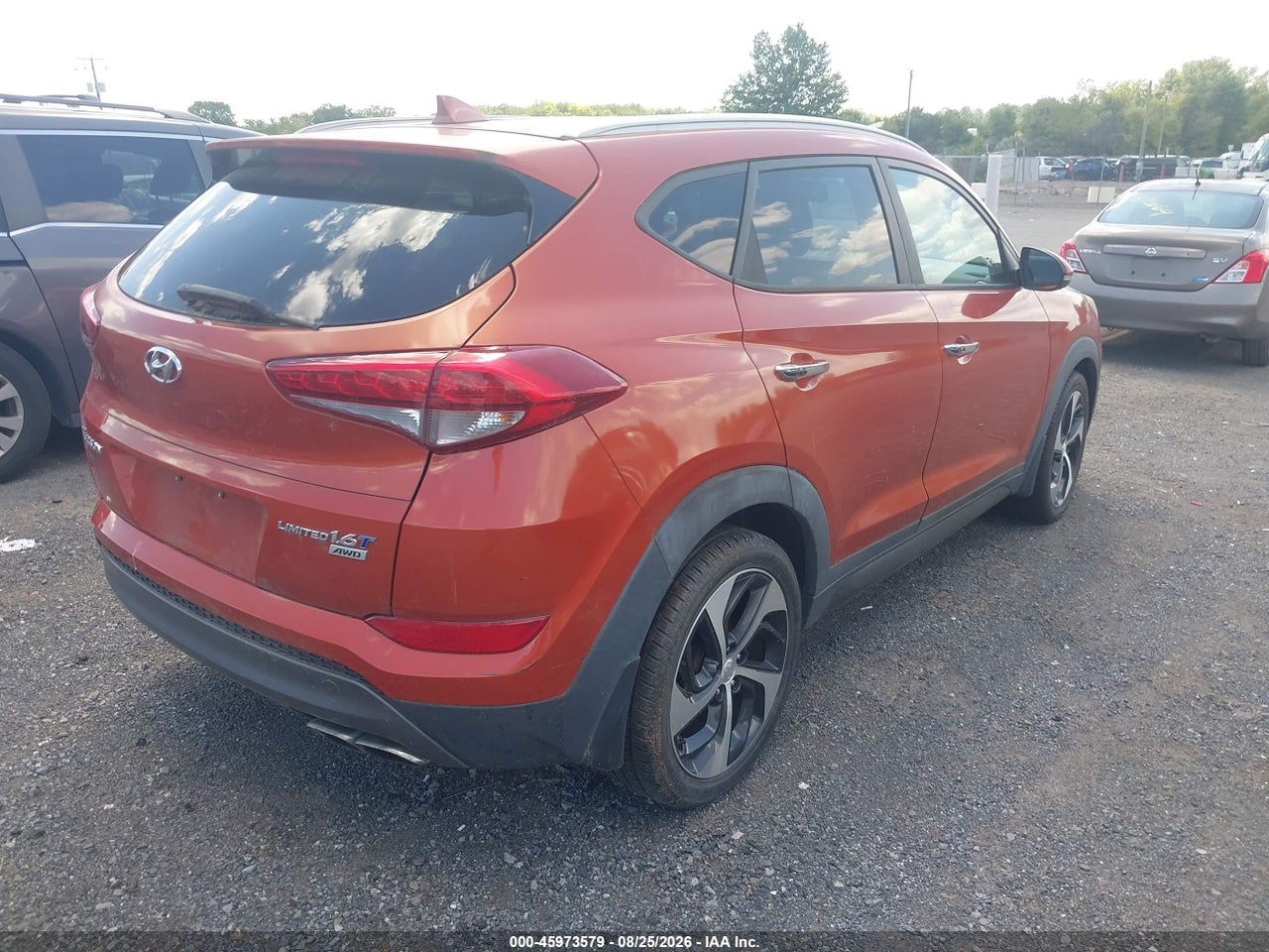 2016 HYUNDAI TUCSON LIMITED · 4/11