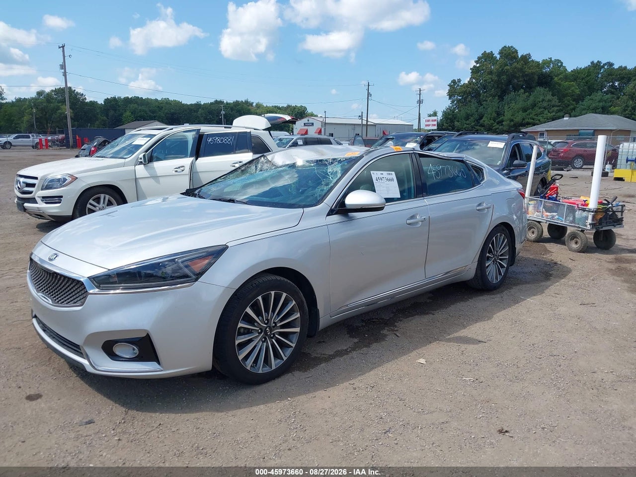 2017 KIA CADENZA PREMIUM · 2/11