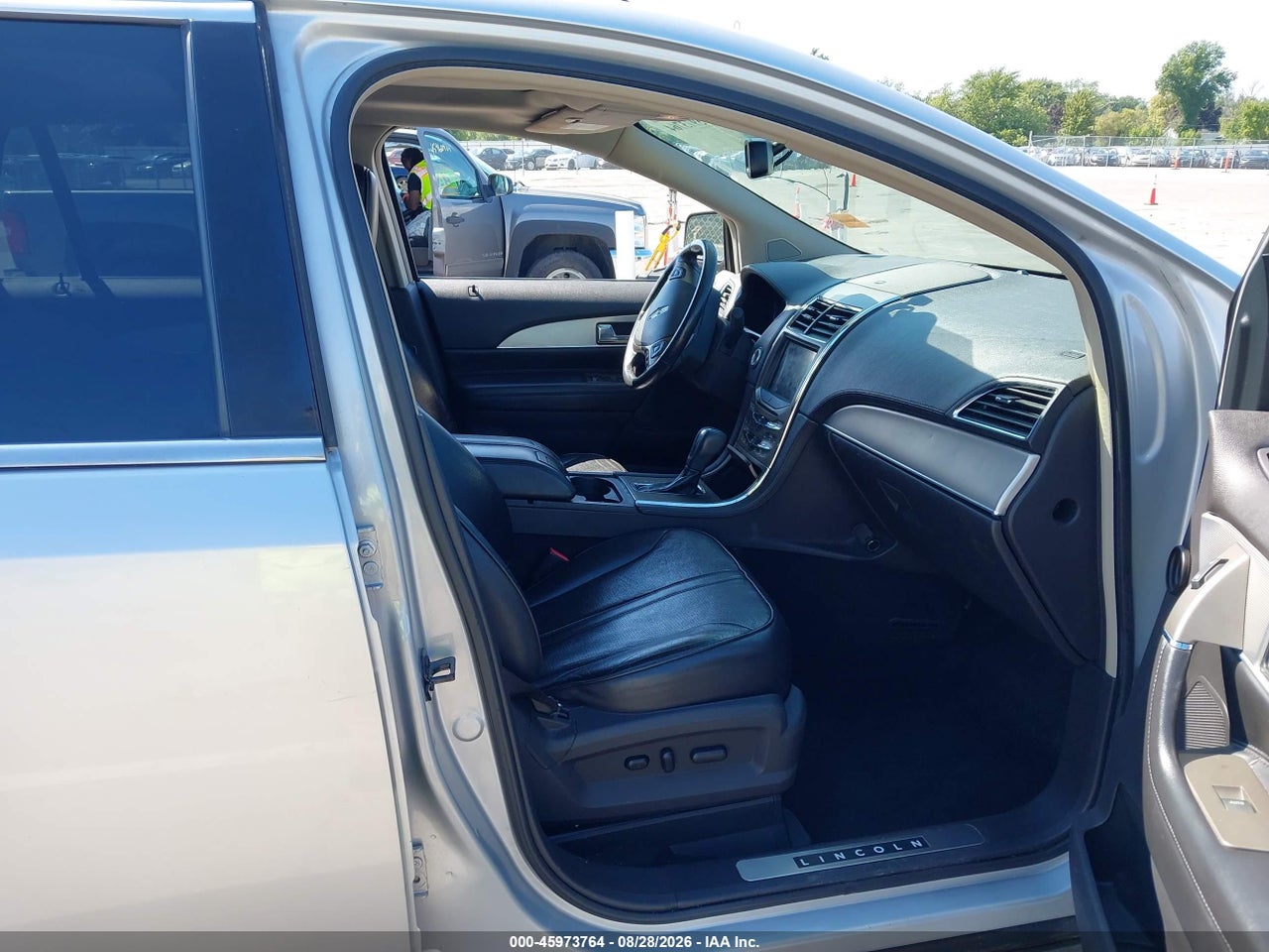 2011 LINCOLN MKX   · 5/11