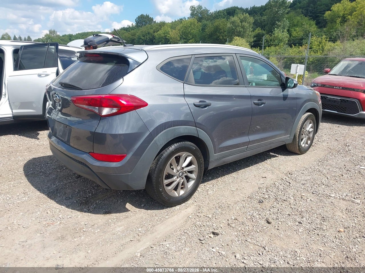 2016 HYUNDAI TUCSON SE · 4/11
