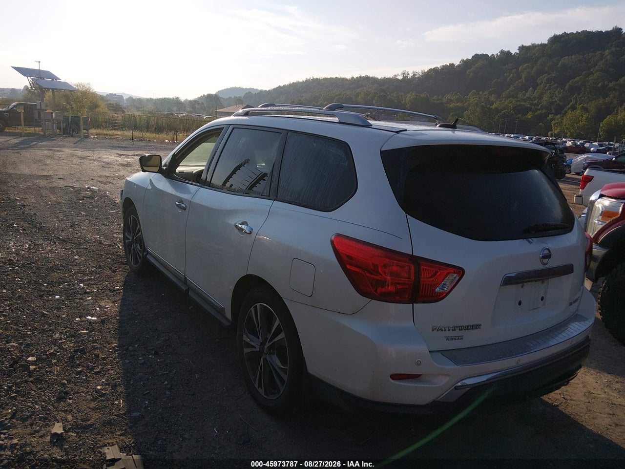 2017 NISSAN PATHFINDER PLATINUM · 3/11