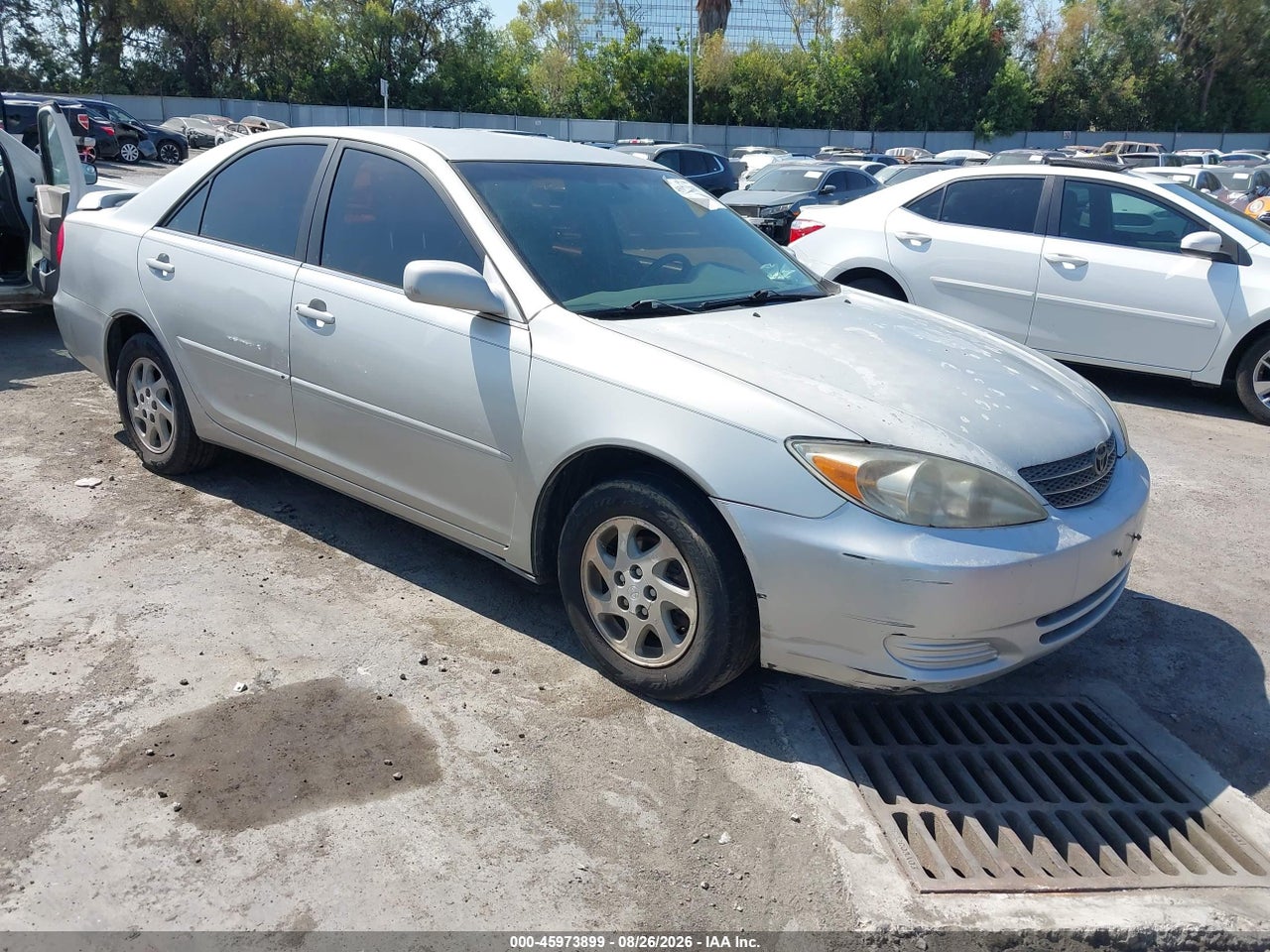 4T1BE32K12U****** · 2002 TOYOTA CAMRY LE