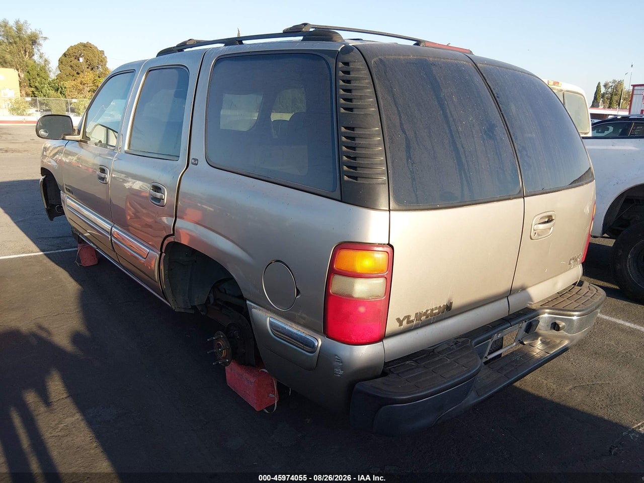 2002 GMC YUKON SLE · 3/10