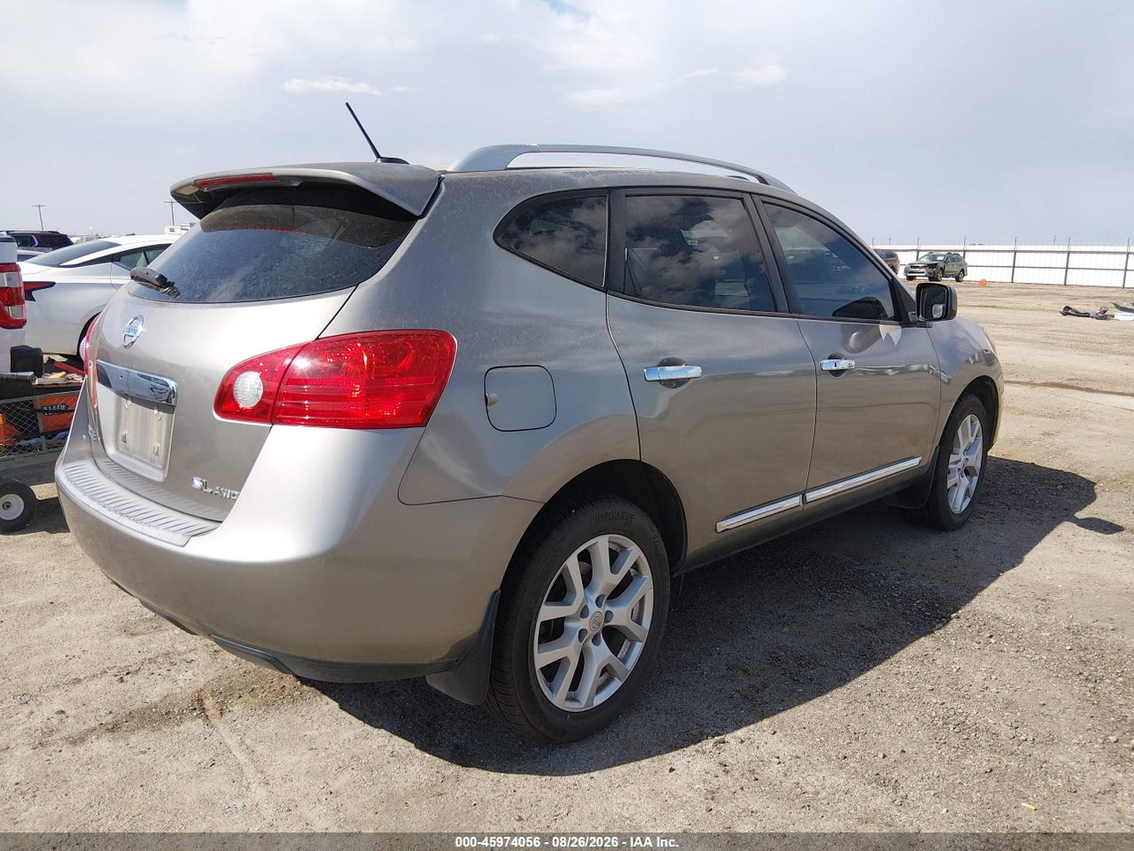 2011 NISSAN ROGUE SV · 4/11