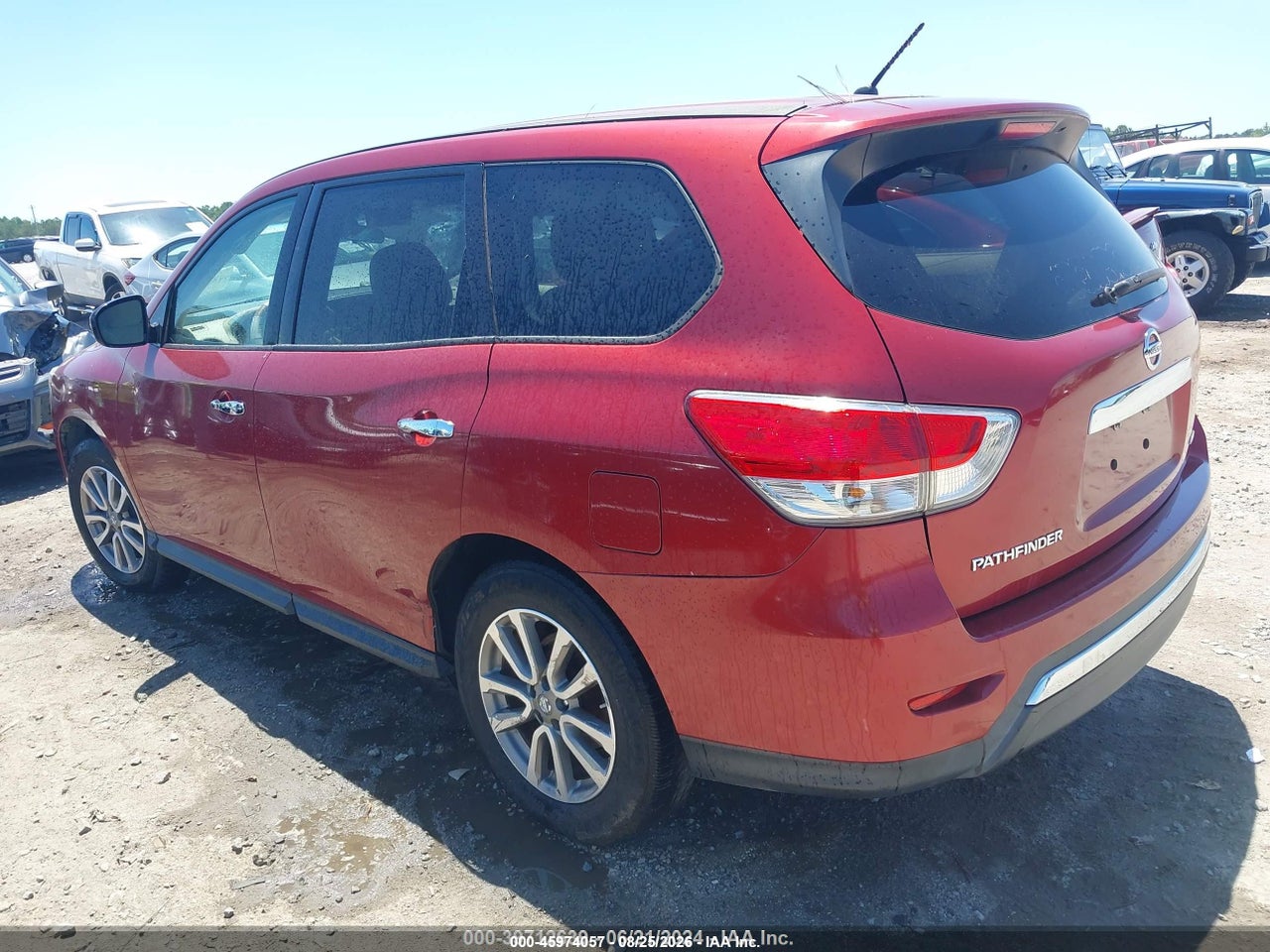 2014 NISSAN PATHFINDER S · 3/11