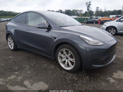 7SAYGAEE3PF****** · 2023 TESLA MODEL Y AWD/LONG RANGE DUAL MOTOR ALL-WHEEL DRIVE