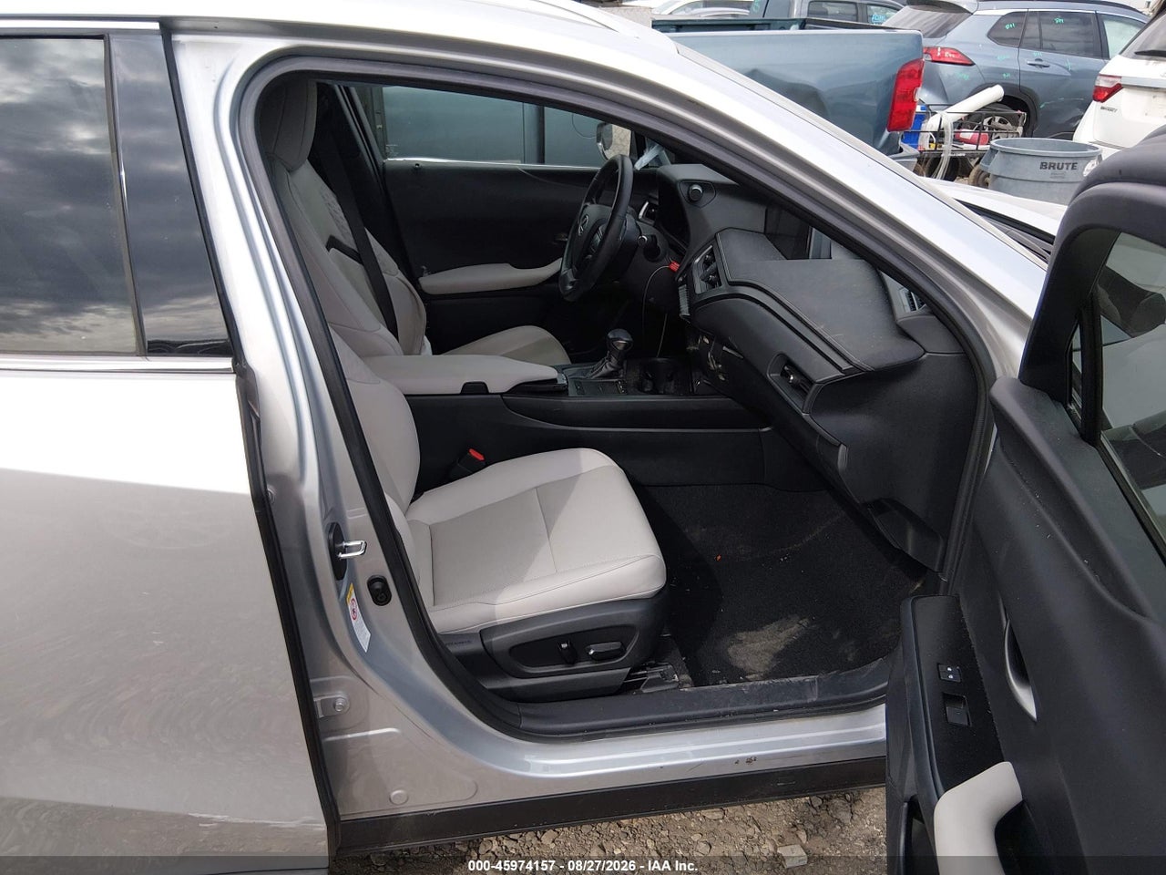 2019 LEXUS UX 200 · 5/11