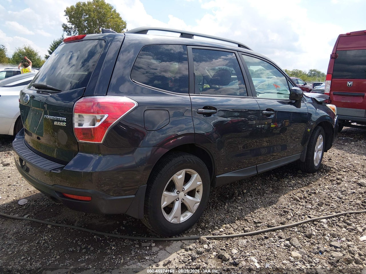 2016 SUBARU FORESTER 2.5I PREMIUM · 4/11