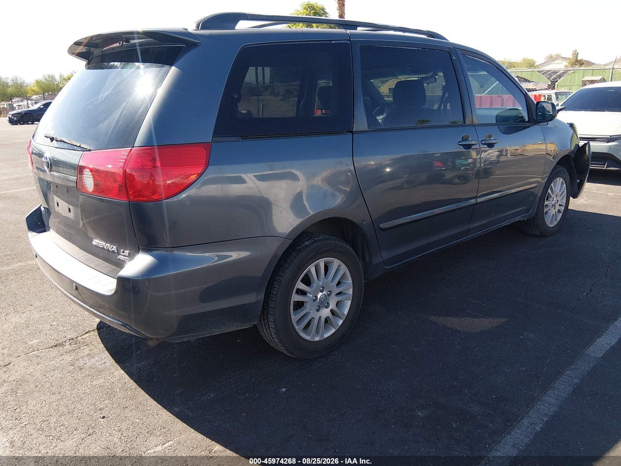 2008 TOYOTA SIENNA LE · 4/11