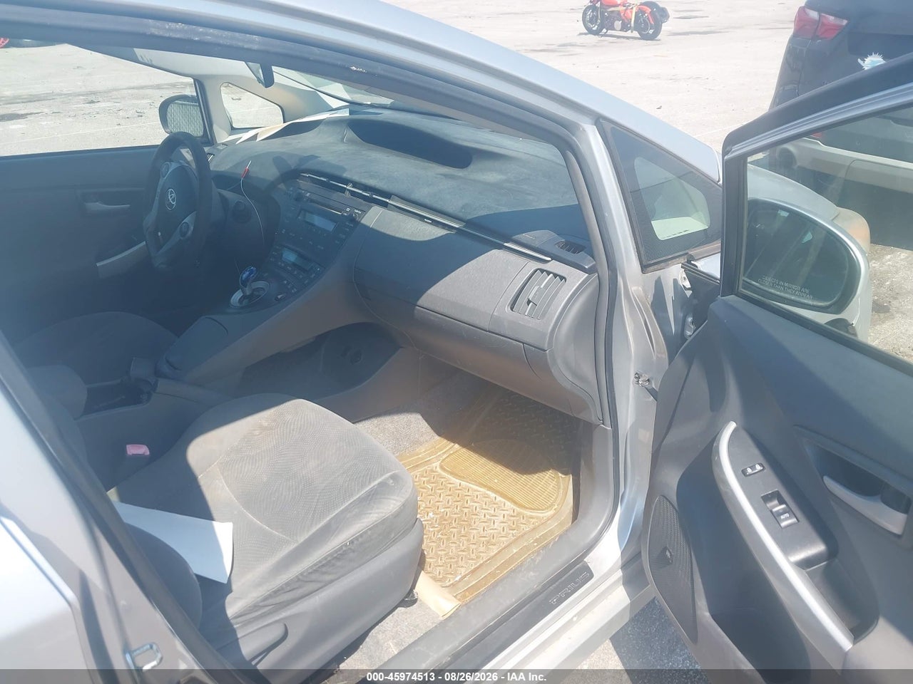 2010 TOYOTA PRIUS III · 5/11