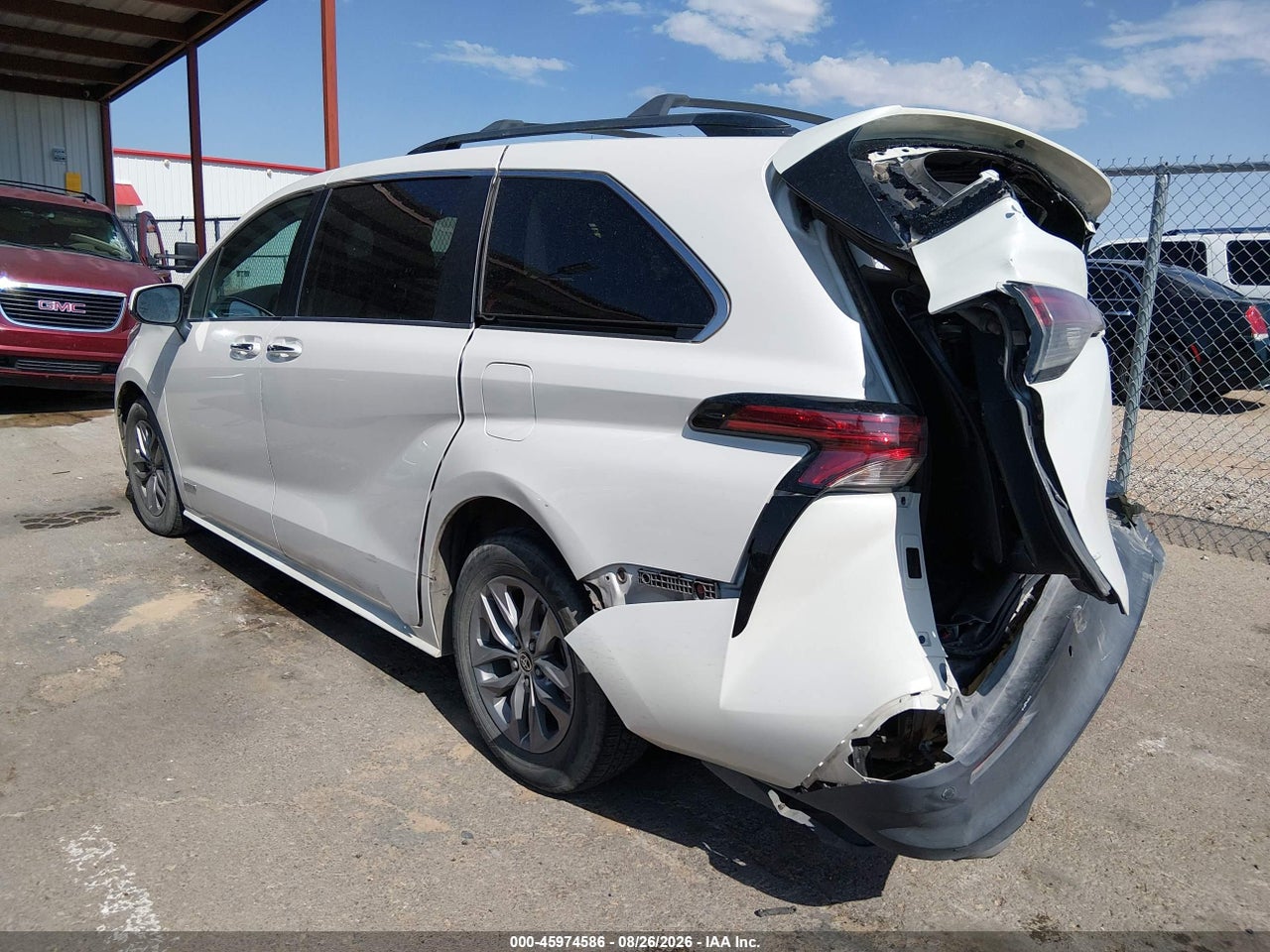 2021 TOYOTA SIENNA XLE · 3/10