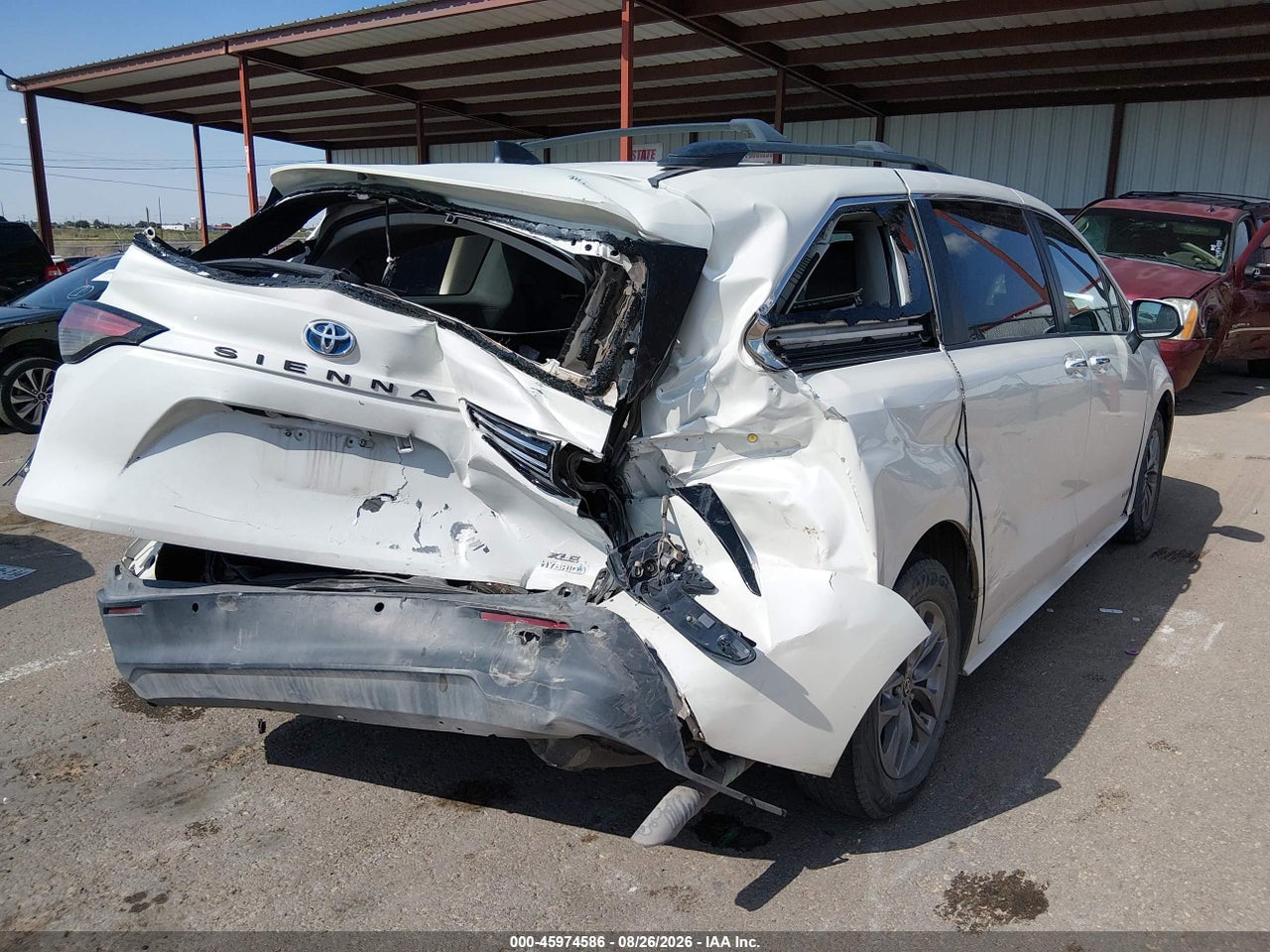2021 TOYOTA SIENNA XLE · 4/10