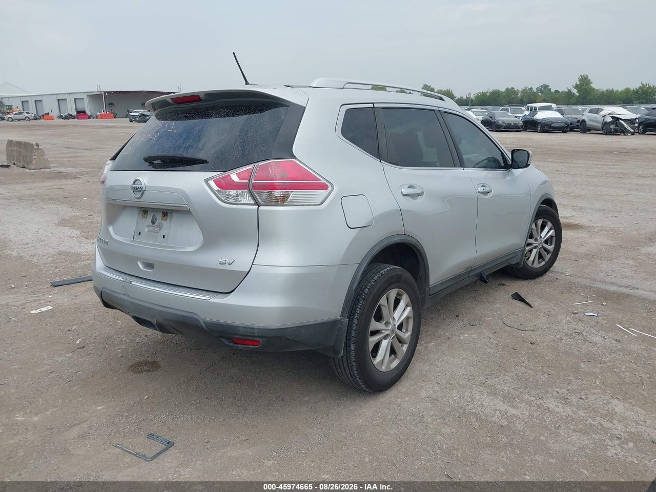 2016 NISSAN ROGUE SV · 4/11