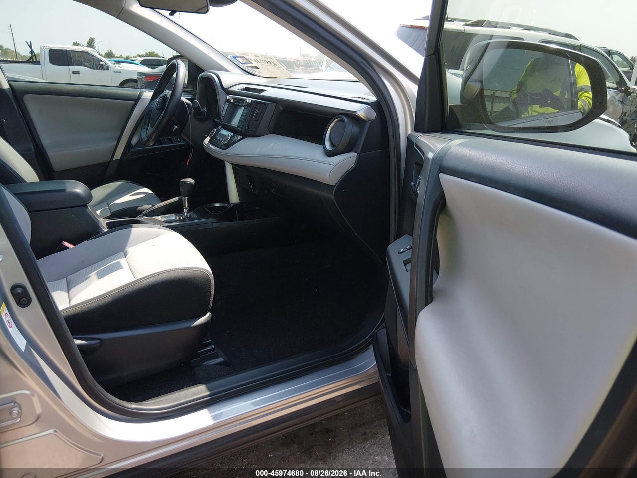 2018 TOYOTA RAV4 XLE · 5/11