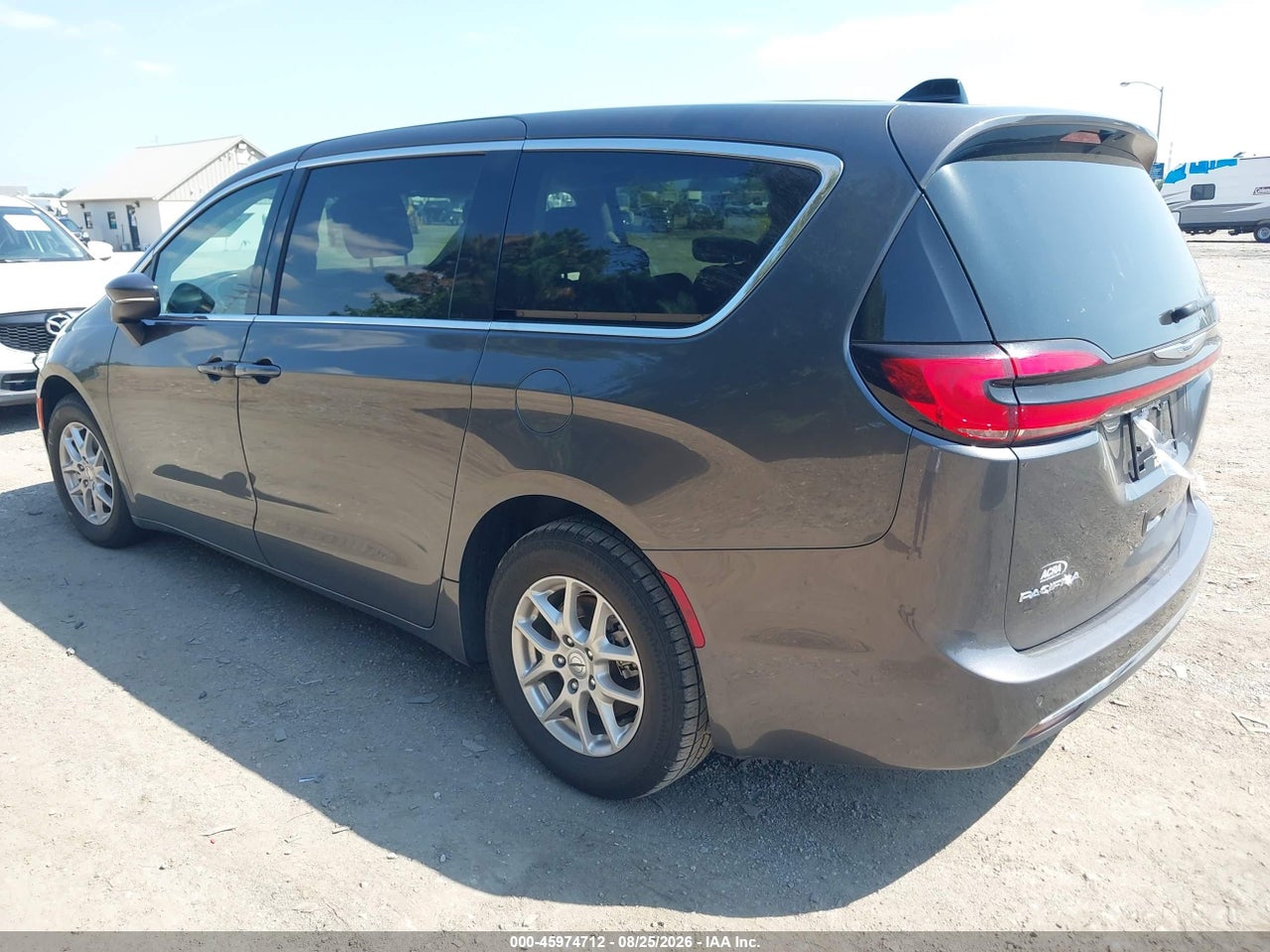 2023 CHRYSLER PACIFICA TOURING L · 3/11