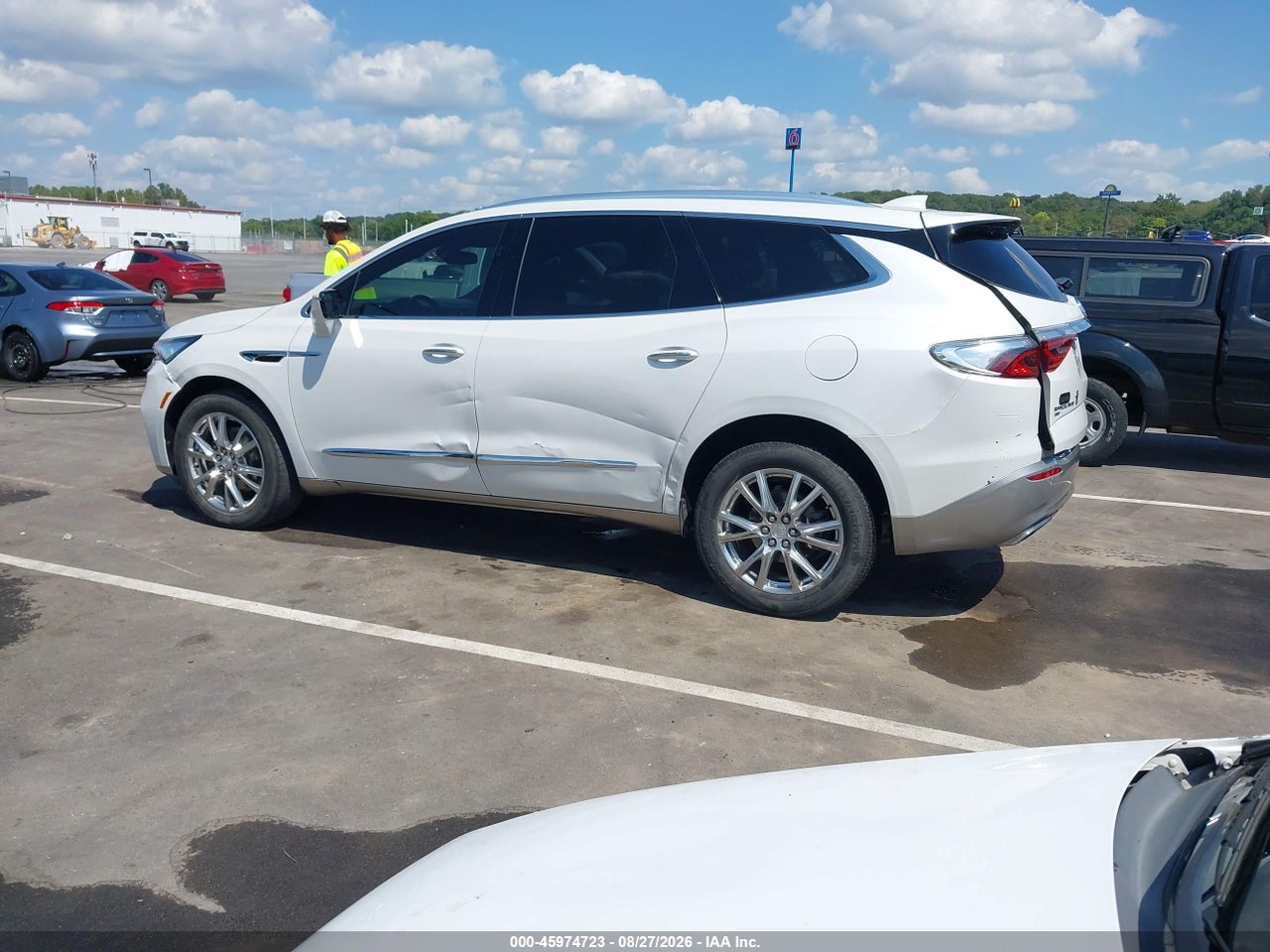 2022 BUICK ENCLAVE AWD ESSENCE · 3/11