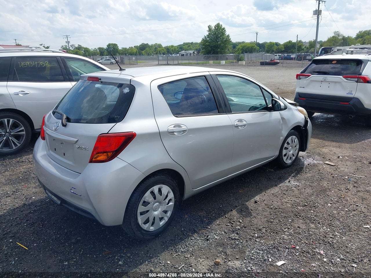 2015 TOYOTA YARIS L · 4/11