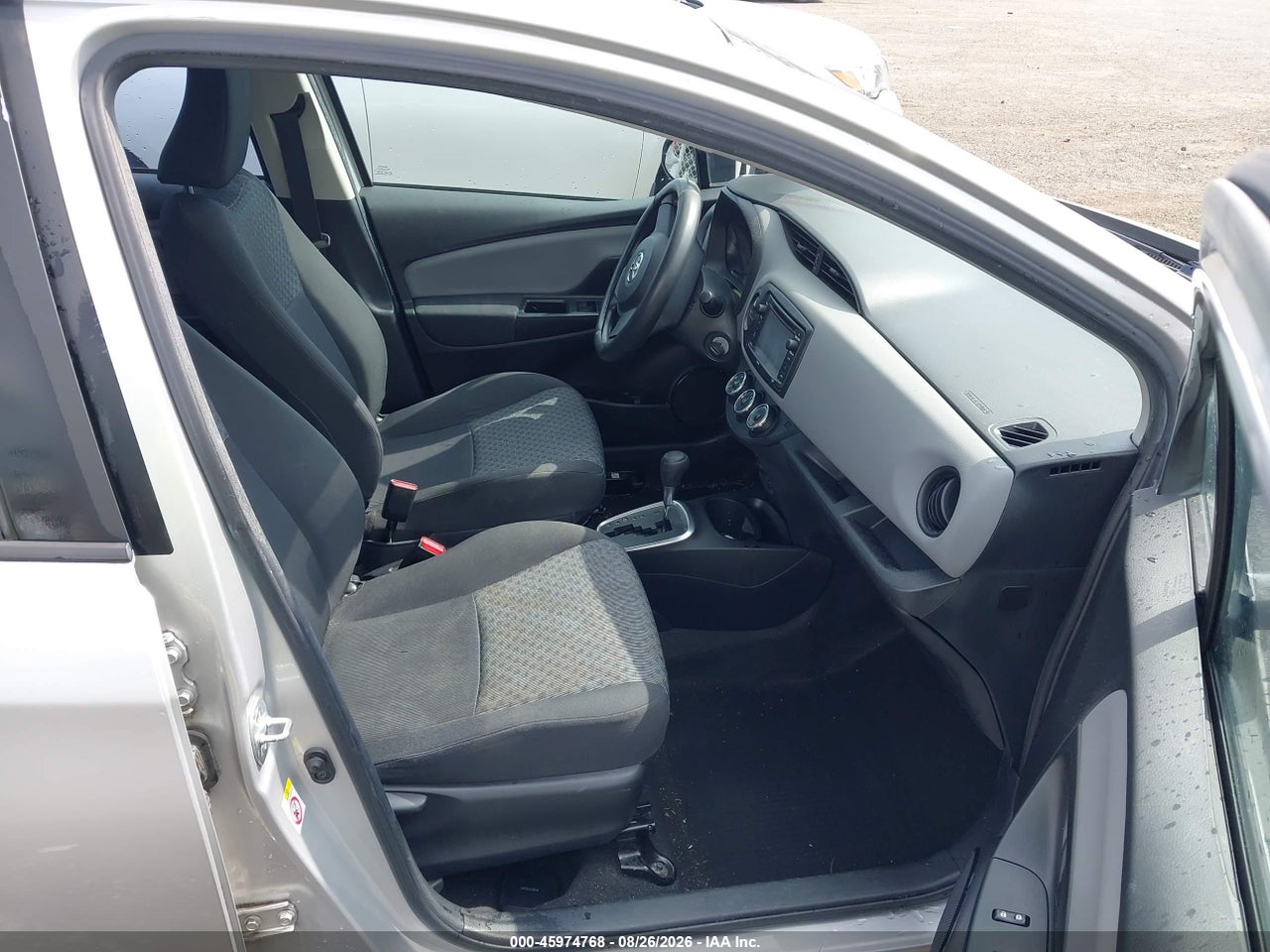 2015 TOYOTA YARIS L · 5/11