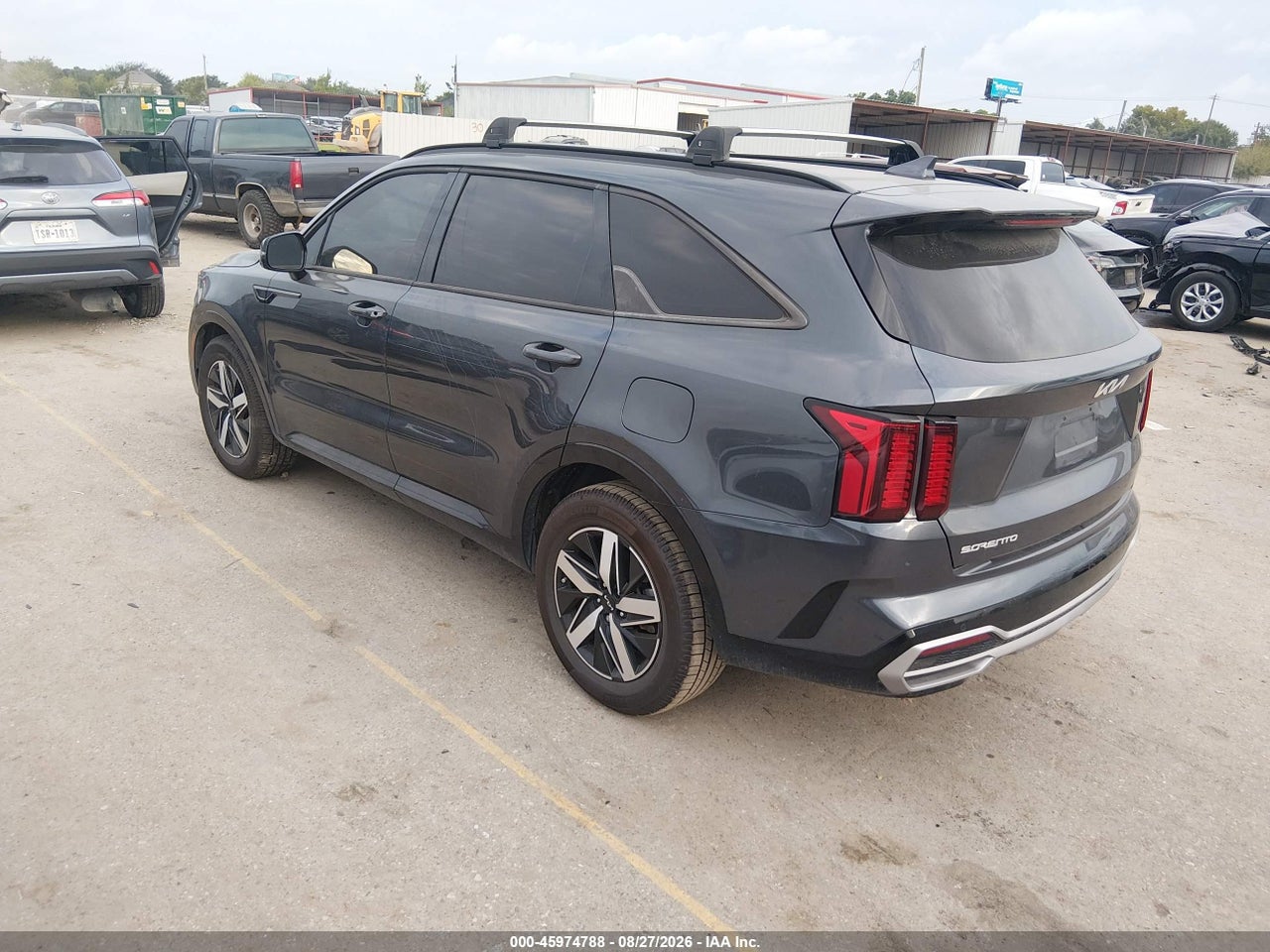 2023 KIA SORENTO S · 3/10
