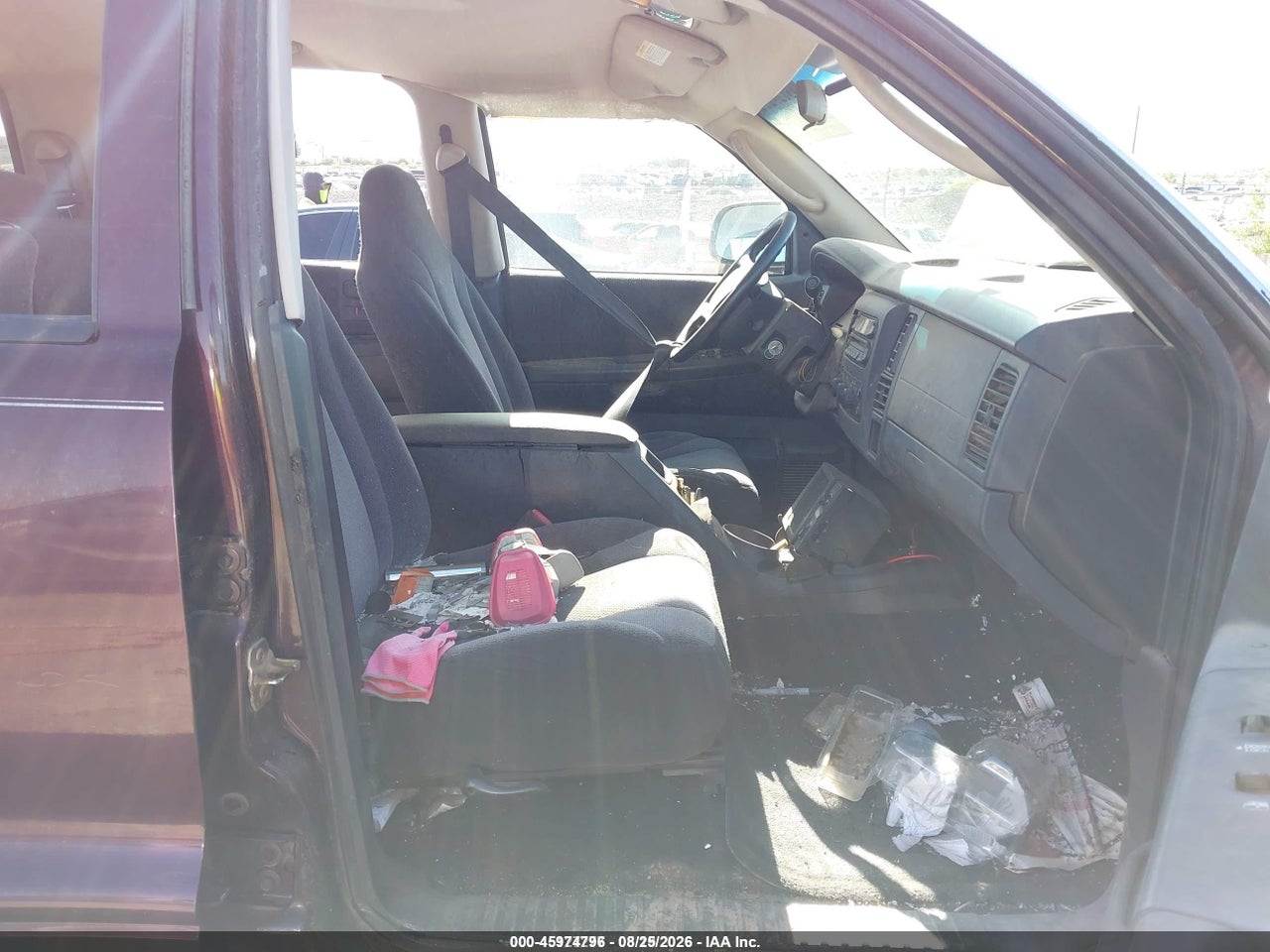 2004 DODGE DAKOTA SLT · 5/11