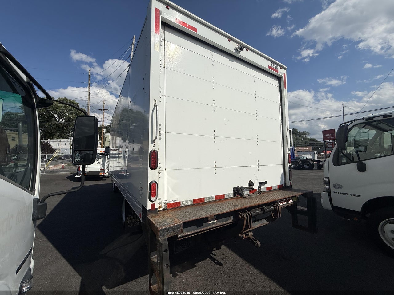 2020 HINO 195 COE · 4/11
