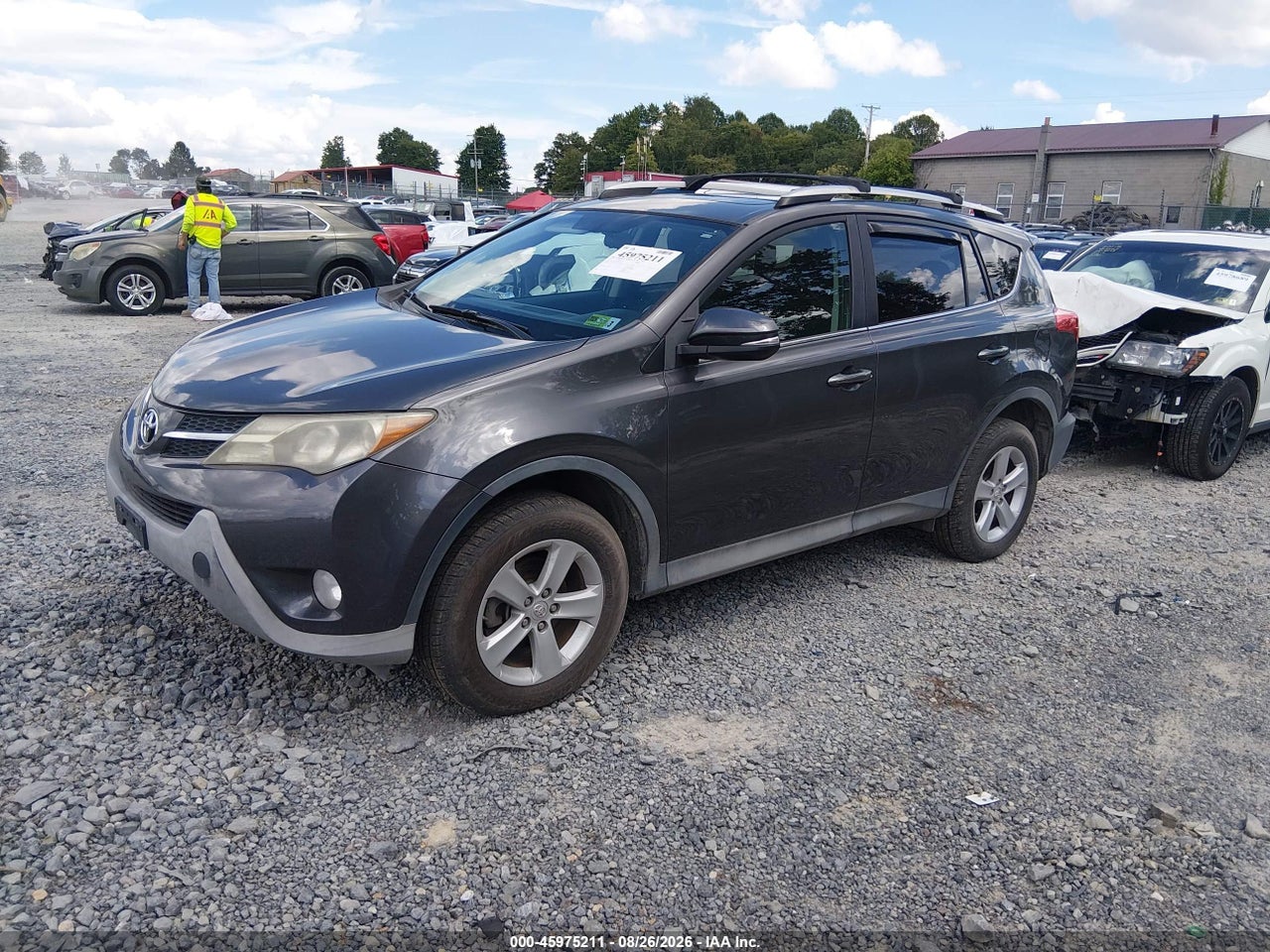 2013 TOYOTA RAV4 XLE · 2/11