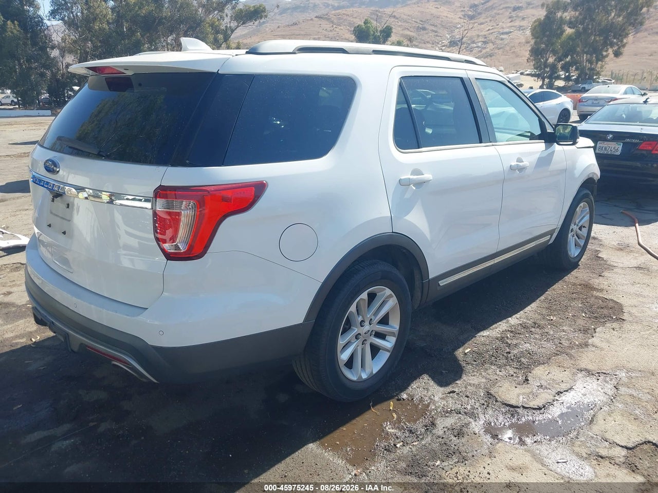 2017 FORD EXPLORER XLT · 4/11