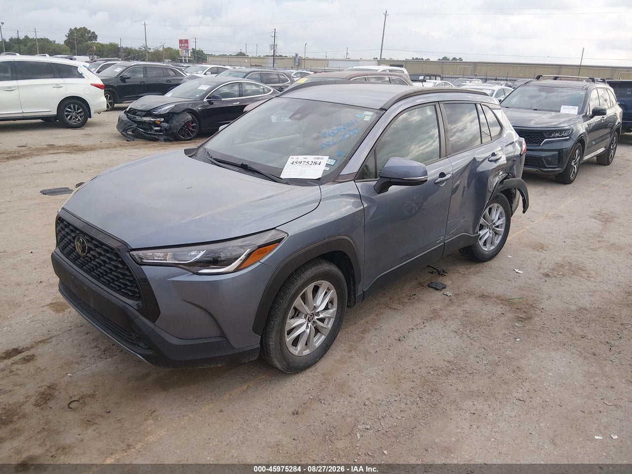 2022 TOYOTA COROLLA CROSS LE · 2/10