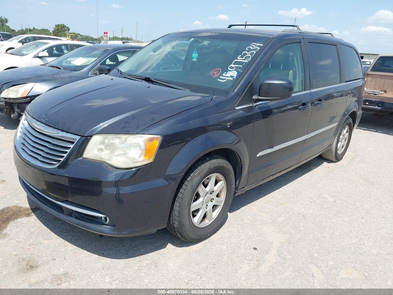 2013 CHRYSLER TOWN &amp; COUNTRY TOURING · 2/11