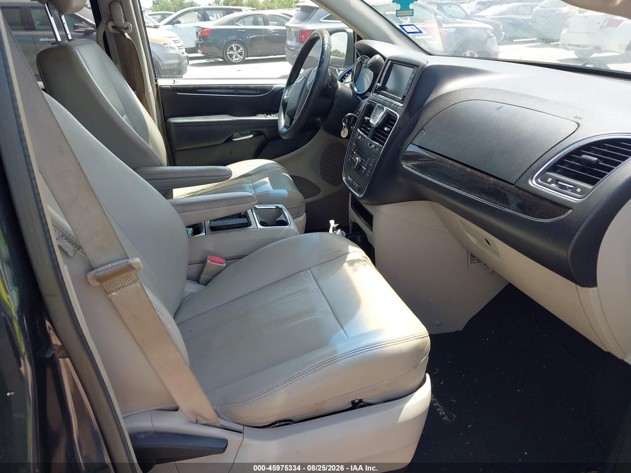 2013 CHRYSLER TOWN &amp; COUNTRY TOURING · 5/11