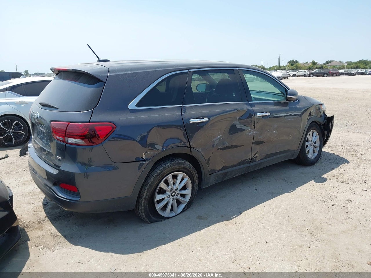 2019 KIA SORENTO 2.4L LX · 4/10