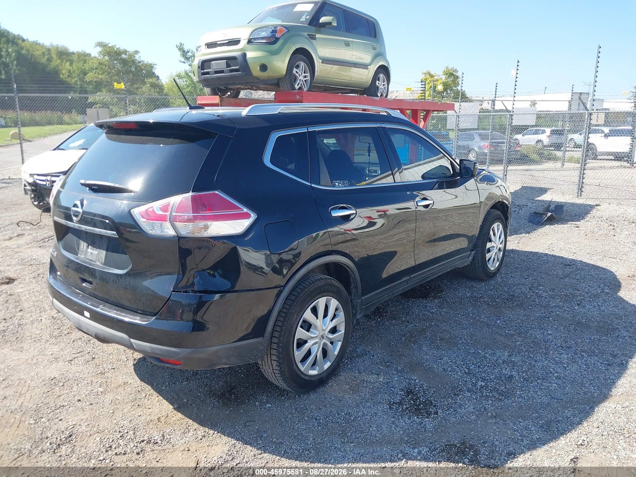 2016 NISSAN ROGUE S · 4/11