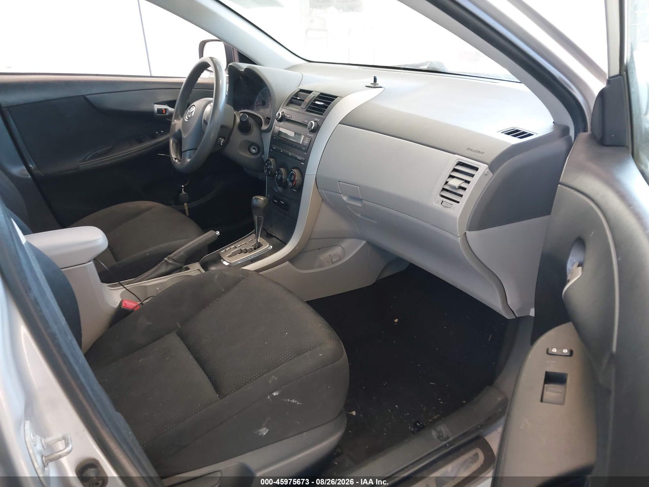 2010 TOYOTA COROLLA LE · 5/11