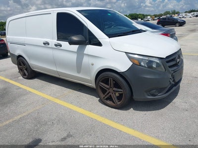 2017 MERCEDES-BENZ METRIS