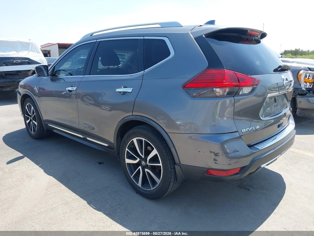 2017 NISSAN ROGUE SL · 3/11