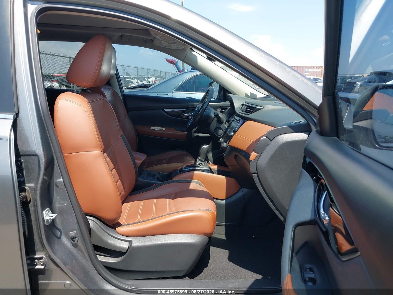 2017 NISSAN ROGUE SL · 5/11