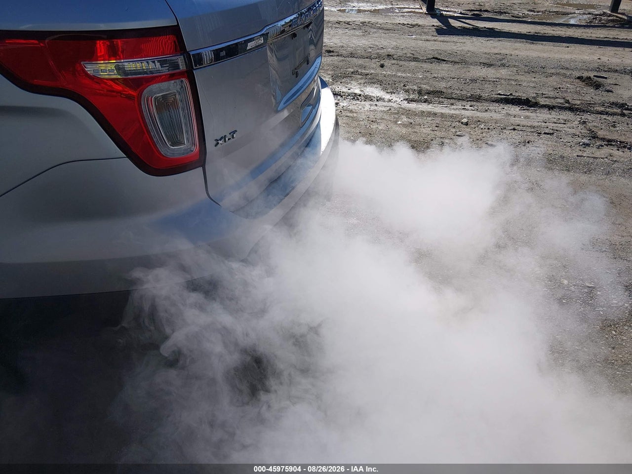 2015 FORD EXPLORER XLT · 6/11