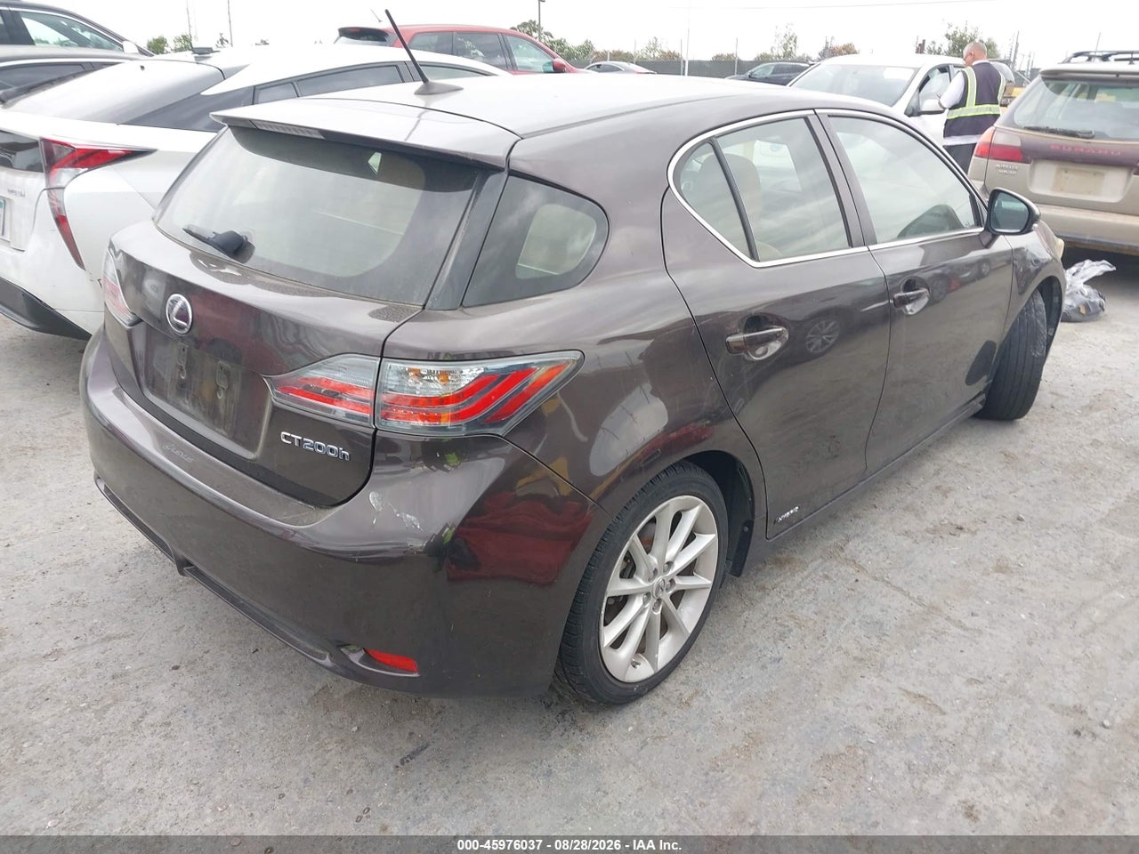 2013 LEXUS CT 200H   · 4/10