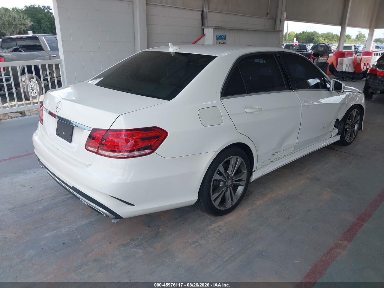 2016 MERCEDES-BENZ E 350 · 4/11
