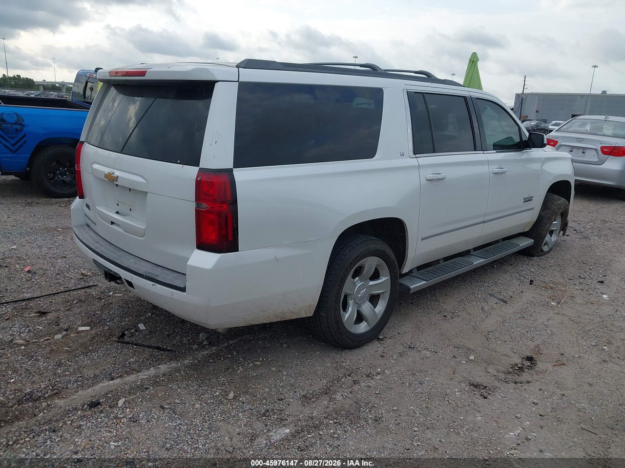 2017 CHEVROLET SUBURBAN LT · 4/11