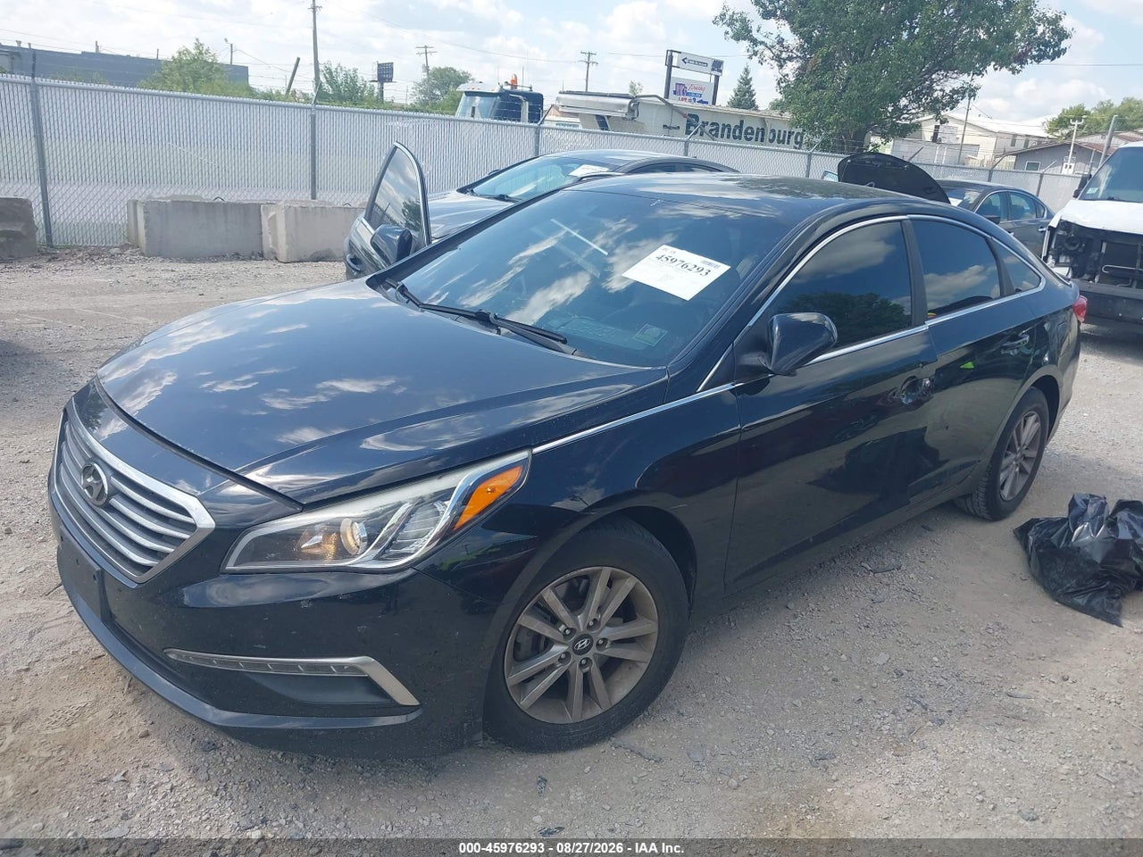 2015 HYUNDAI SONATA SE · 2/10