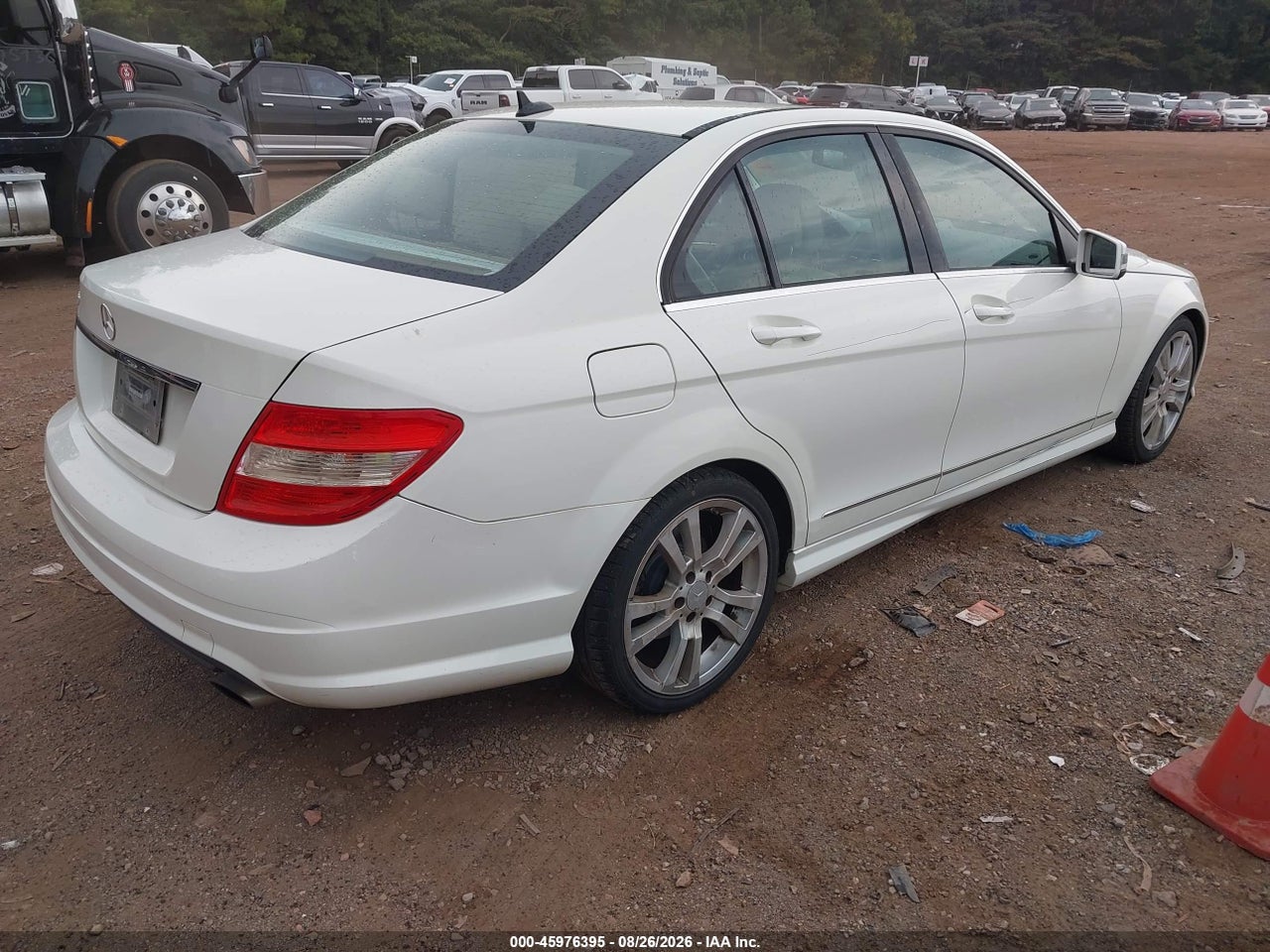 2011 MERCEDES-BENZ C 300 LUXURY/SPORT · 4/11